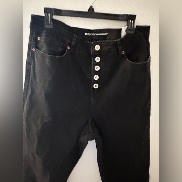 Women’s High Rise Button Fly Straight Leg Jeans NWT - Picture 6 of 10